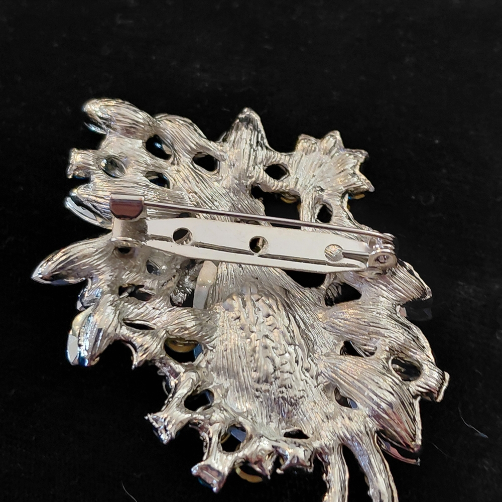 Vintage Green and Blue Crystal Brooch - Picture 2 of 4